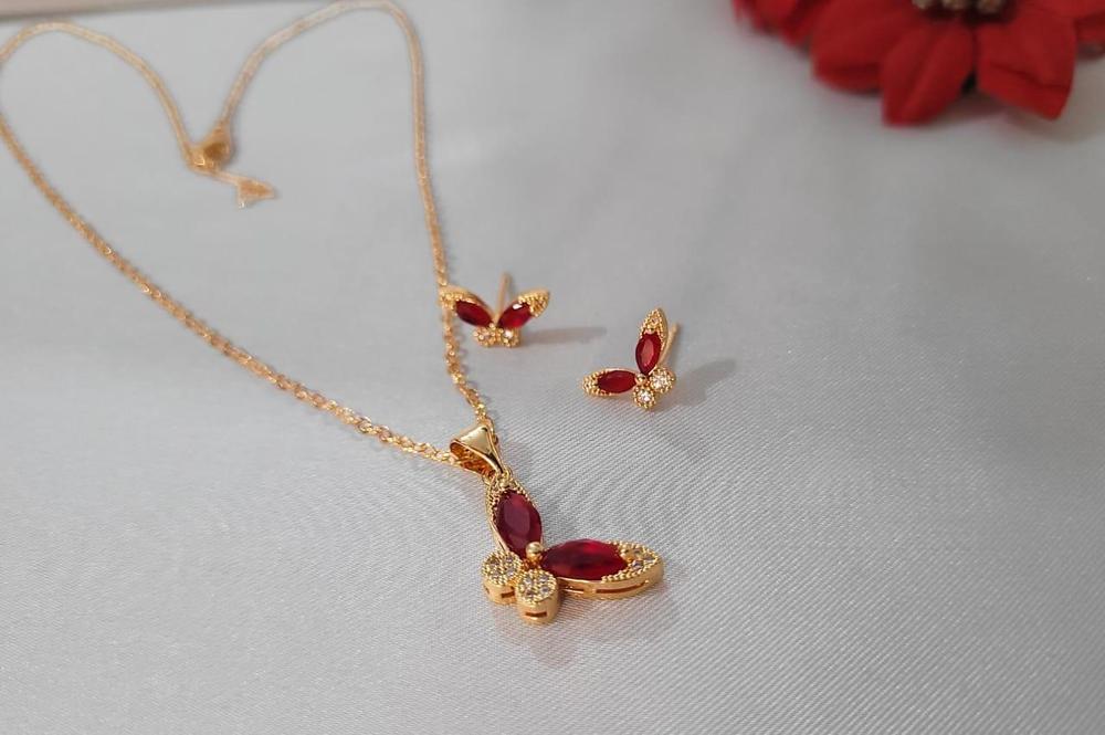 Attractive and beautiful Jewellery set